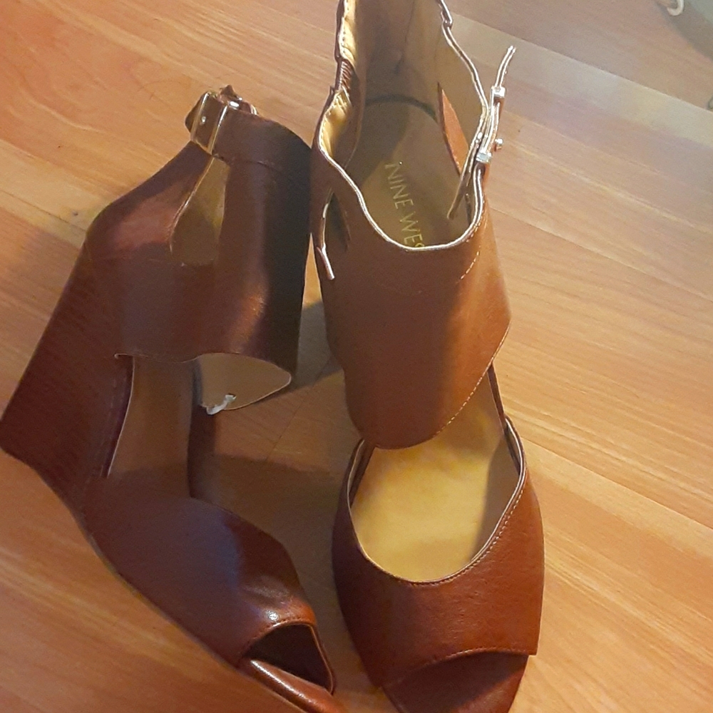 Size 11 Nine West Sandal Wedges